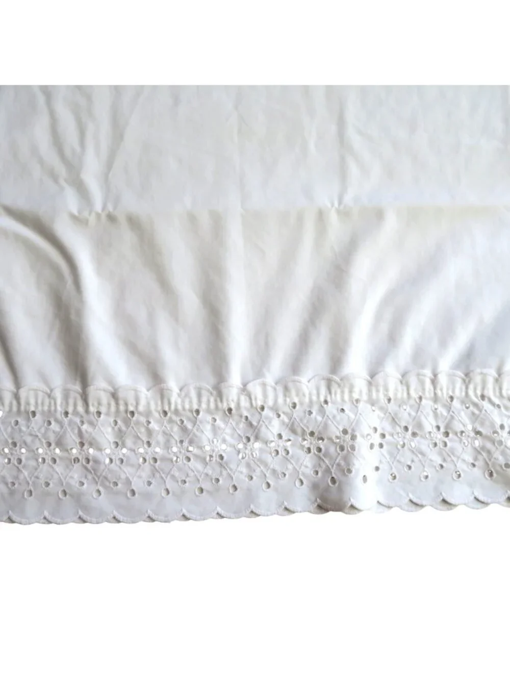 Wamsutta ultracale white